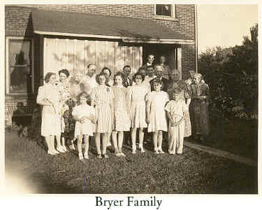 bryer_family_back_porch.jpg (334388 bytes)